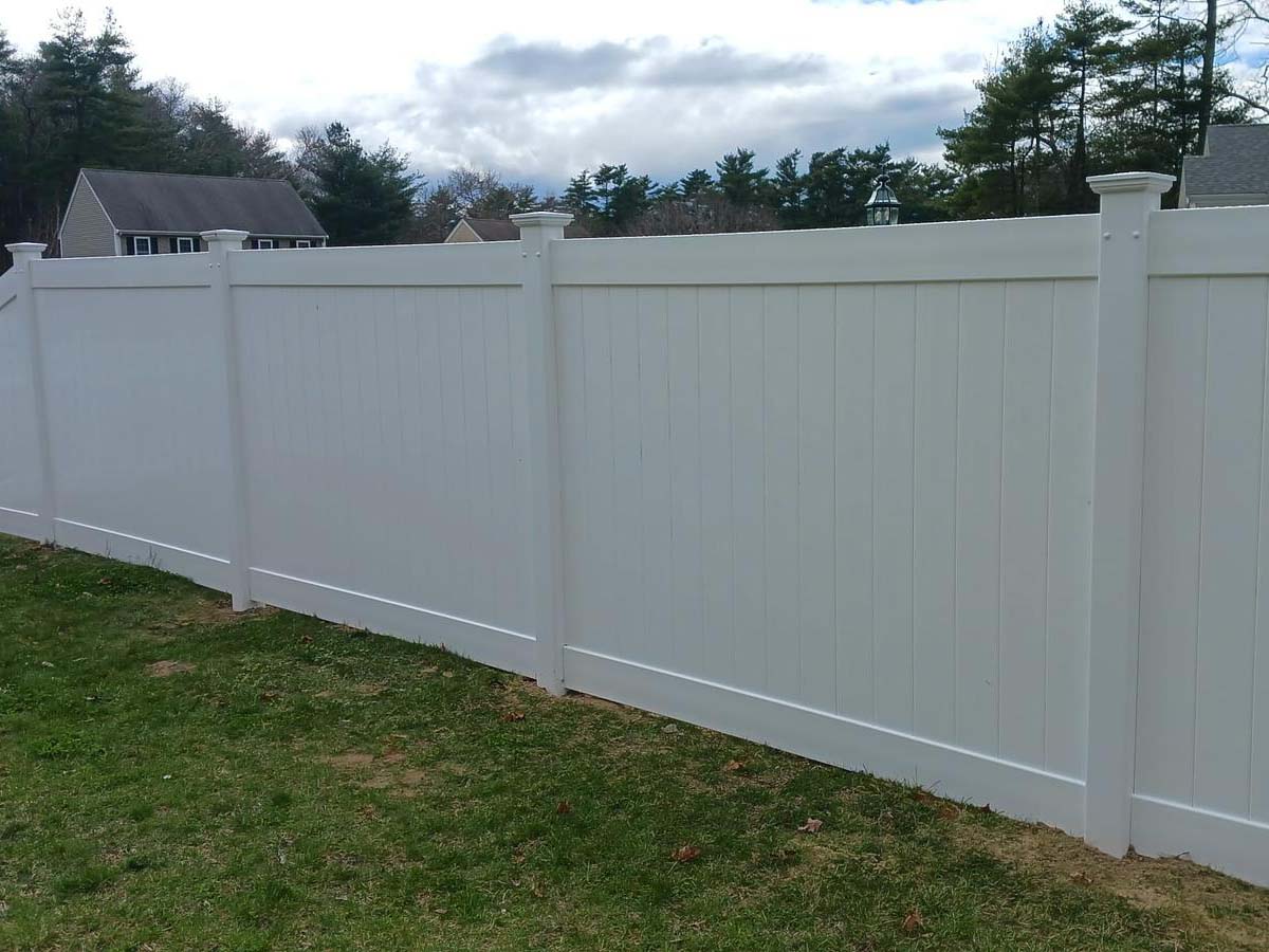 Photo of a vinyl Southeastern Massachusetts privacy fence