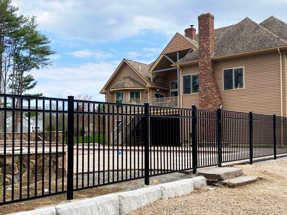 Middleborough MA aluminum fence company in the Middleborough MA area.