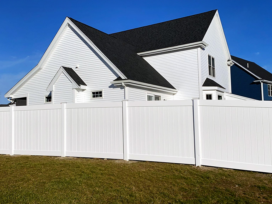 Vinyl Fence - Middleborough Massachusetts
